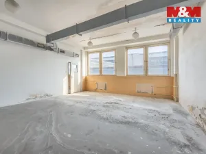 Prodej výrobních prostor, Kladno, Buštěhradská, 2602 m2