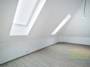 Pronájem bytu 2+kk, Praha - Vinohrady, Perucká, 71 m2