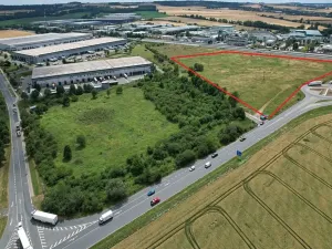 Pronájem komerčního pozemku, Praha, 10000 m2
