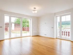 Prodej rodinného domu, Králův Dvůr, Nad Máchovnou, 228 m2
