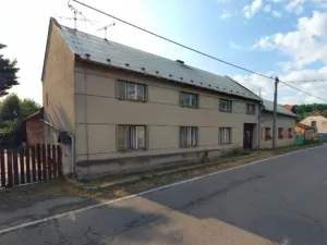 Pronájem zemědělské usedlosti, Střeň, 100 m2