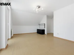 Pronájem rodinného domu, Jenišov - Pod Rohem, K Rohu, 210 m2