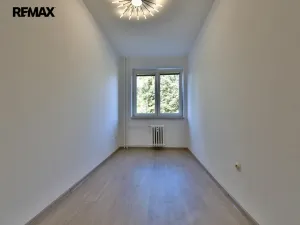 Pronájem bytu 3+1, Hradec Králové - Slezské Předměstí, třída SNP, 67 m2