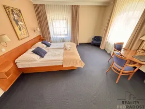 Pronájem ubytování, Hranice, Jiráskova, 1440 m2