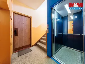 Prodej bytu 2+1, Karlovy Vary - Stará Role, Karlovarská, 61 m2