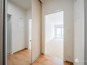 Pronájem bytu 1+kk, Praha - Vysočany, Gerstelova, 43 m2