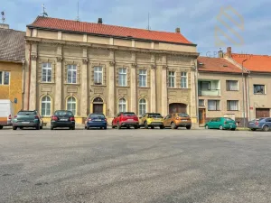 Prodej vícegeneračního domu, Kostelec nad Labem, nám. Komenského, 120 m2