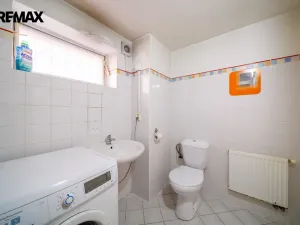 Prodej obchodního prostoru, Karlovy Vary, K. Čapka, 113 m2