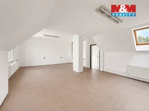 Pronájem obchodního prostoru, Praha - Horní Počernice, Náchodská, 230 m2