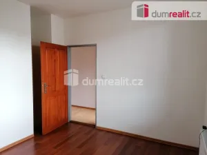 Pronájem bytu 2+kk, Praha - Kobylisy, Zenklova, 55 m2