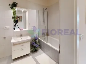 Pronájem bytu 1+kk, Praha - Vinohrady, Lublaňská, 41 m2