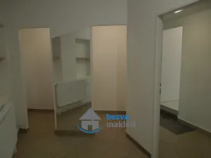 Pronájem obchodního prostoru, Pardubice, Smilova, 71 m2