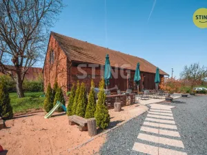 Prodej rodinného domu, Kunětice, 500 m2