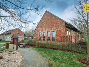 Prodej rodinného domu, Kunětice, 500 m2