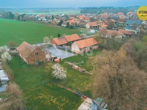Prodej rodinného domu, Kunětice, 500 m2