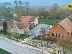 Prodej rodinného domu, Kunětice, 500 m2