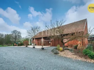 Prodej rodinného domu, Kunětice, 500 m2