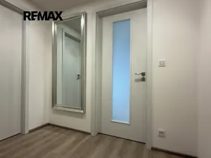 Pronájem bytu 2+kk, Praha - Libeň, Kotlaska, 59 m2
