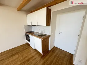 Pronájem bytu 1+kk, Praha - Smíchov, Na Valentince, 50 m2