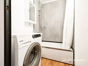 Pronájem bytu 2+kk, Praha, Doležalova, 45 m2
