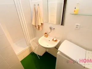 Pronájem bytu 2+kk, Praha - Karlín, Sokolovská, 40 m2