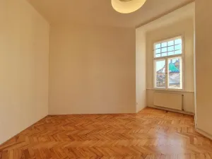 Pronájem bytu 1+kk, Praha, Svobodova, 33 m2