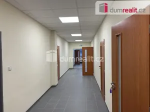 Pronájem kanceláře, Hradec Králové - Kukleny, Kalendova, 61 m2