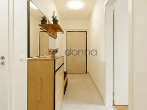 Pronájem bytu 3+kk, Praha, Naskové, 83 m2
