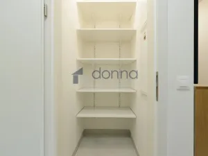 Pronájem bytu 3+kk, Praha, Naskové, 83 m2