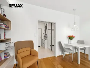 Pronájem bytu 3+kk, Praha - Hrdlořezy, Učňovská, 71 m2
