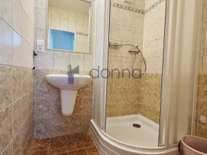 Pronájem bytu 2+1, Praha, Zvolská, 60 m2