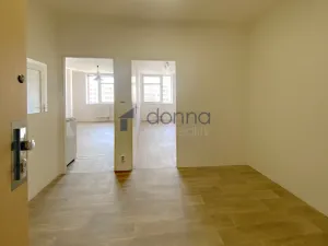 Prodej bytu 2+kk, Praha, Trnkovo náměstí, 45 m2