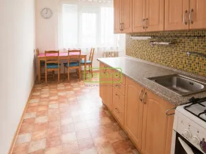 Pronájem bytu 2+1, Karlovy Vary, Závodu míru, 62 m2