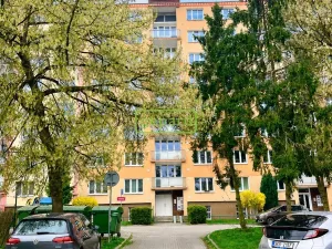 Pronájem bytu 2+1, Karlovy Vary, Závodu míru, 62 m2