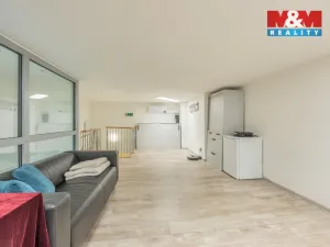 Pronájem obchodního prostoru, Praha - Smíchov, Staropramenná, 48 m2