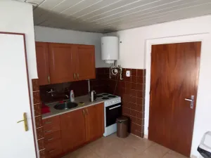 Pronájem kanceláře, Chrášťany, Jana Nepomuckého, 14 m2