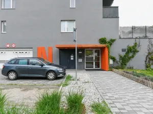 Pronájem bytu 3+kk, Praha - Vysočany, Strnadových, 78 m2