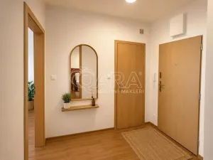 Pronájem bytu 2+kk, Praha - Vysočany, Pod Harfou, 50 m2