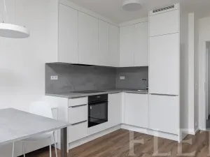 Pronájem bytu 1+kk, Praha - Kamýk, Hodkovická, 35 m2