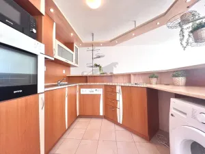 Prodej bytu 4+kk, Praha - Vysočany, Skloněná, 116 m2