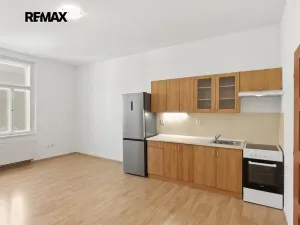 Pronájem bytu 2+kk, Praha - Vršovice, Tolstého, 56 m2