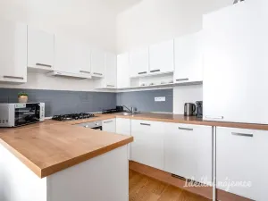Pronájem bytu 1+kk, Praha - Malá Strana, Petřínská, 37 m2
