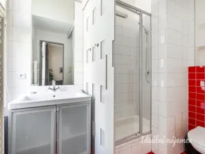Pronájem bytu 1+kk, Praha - Malá Strana, Petřínská, 37 m2