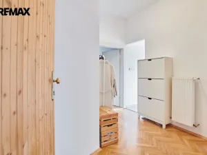 Pronájem bytu 2+1, Praha - Bubeneč, Bubenečská, 69 m2