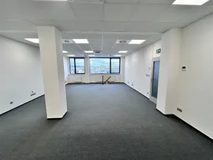 Pronájem kanceláře, Praha - Vysočany, Poděbradská, 216 m2
