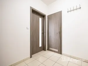 Pronájem bytu 2+kk, Praha - Černý Most, Mrázkova, 50 m2