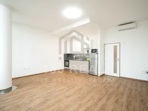 Pronájem bytu 3+kk, Hradec Králové, náměstí 28. října, 74 m2