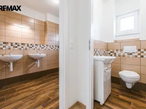 Pronájem kanceláře, Úvaly, Maroldova, 70 m2