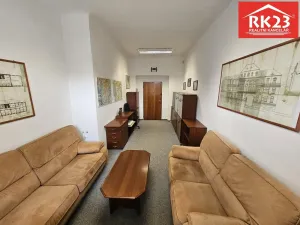 Pronájem kanceláře, Mariánské Lázně, Nádražní náměstí, 19 m2