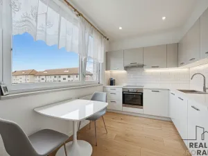 Prodej bytu 3+1, Hodonín, Šumná, 68 m2